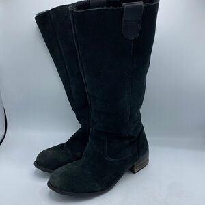 Boo Roo Lola riding boots.black Suede exterior and Sherpa lined size 10